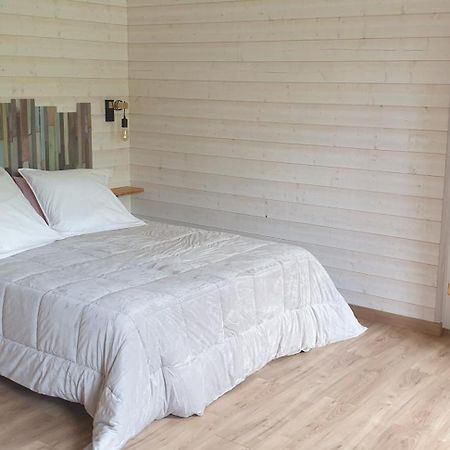 Bed and Breakfast Chez Alexandra Louchats Exterior foto